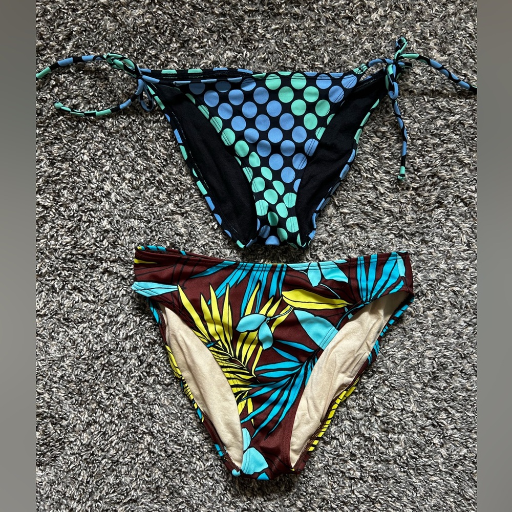 Victoria’s Secret Bundle Women’s Bikini Bottoms Polka Dots & Tropical Size Small